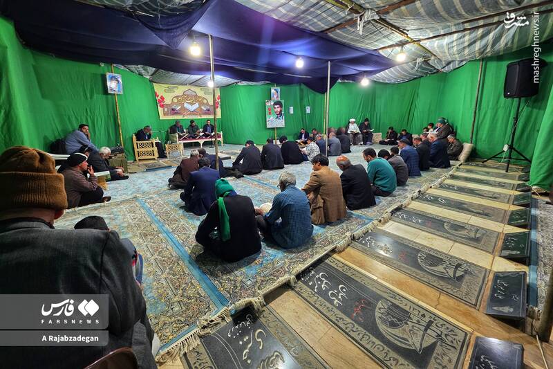 عکس/ جزءخوانی قرآن هر روز به یاد یک شهید