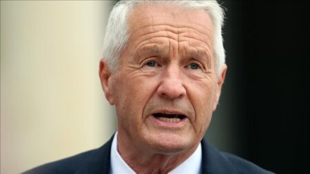 ادامه جنجال ها بر سر پرونده اپستین: نخست وزیر سابق نروژ خودکشی کرد