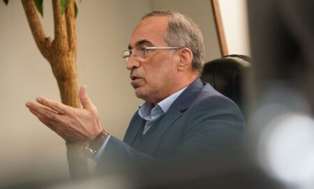 افشاگری واعظ آشتیانی از پشت‌پرده مدیریت استقلال: این آقا بازی سیاسی راه انداخته و از طرف دولت هم حمایت می‌شود