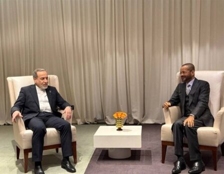 آغاز دور سوم مذاکرات هسته‌ای با دیدار وزرای خارجه ایران و عمان