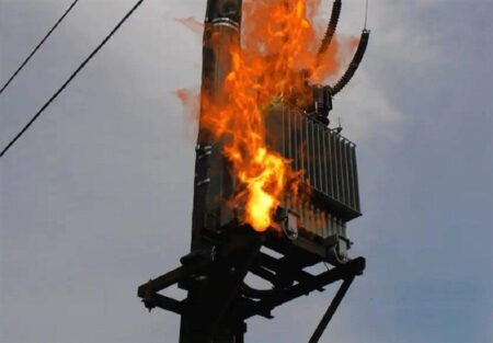 انفجار و آتش‌سوزی ترانسفورماتور برق در شهر بنی‌باراک فلسطین اشغالی