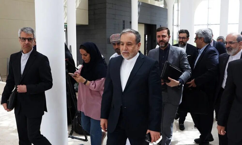 عزیمت تیم مذاکره کننده ایرانی به سمت محل مذاکرات/ آغاز دور بعدی تا دقایق دیگر