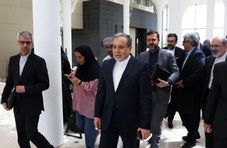 عزیمت تیم مذاکره کننده ایرانی به سمت محل مذاکرات/ آغاز دور بعدی تا دقایق دیگر