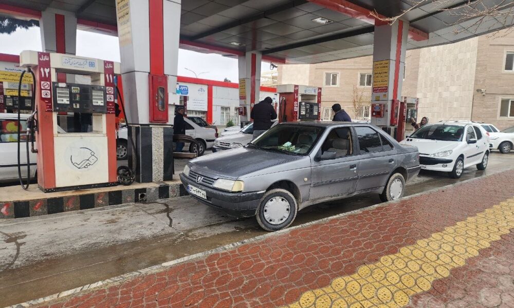 آغاز سوخت‌گیری با کارت بانکی از تیر امسال