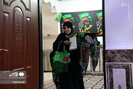عکس/ ننه میلاد در تکاپوی استقبال از محرم