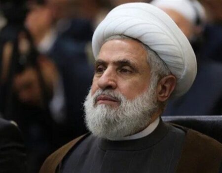 نعیم‌ قاسم: تسلیم نخواهیم شد/ آیت‌الله خامنه‌ای جبهه حق را رهبری می‌کند