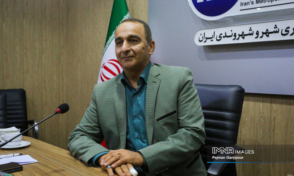 آغاز توزیع آب کشاورزی زاینده‌رود از فردا؛ حجم سد به ۶۰۷ میلیون مترمکعب رسید