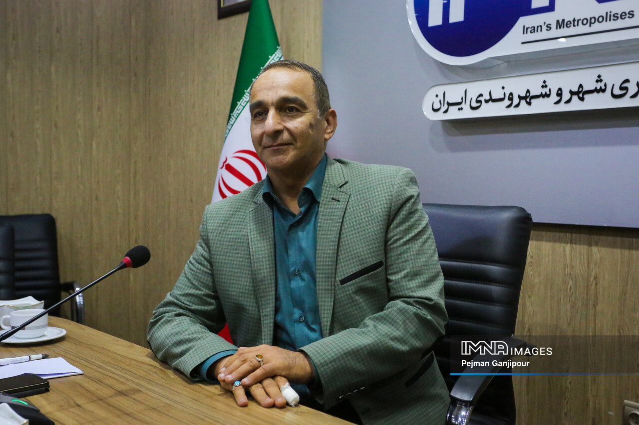 آغاز توزیع آب کشاورزی زاینده‌رود از فردا؛ حجم سد به ۶۰۷ میلیون مترمکعب رسید