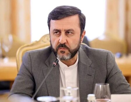 غریب‌آبادی: مین‌زدایی تنگه هرمز فقط توسط ایران انجام می‌شود