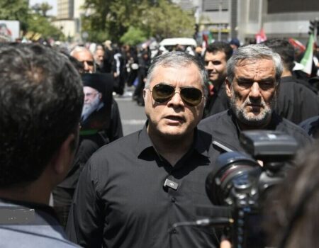 وزیر نفت: رهبر شهید تا پای جان برای اعتلای کشور ایستادند